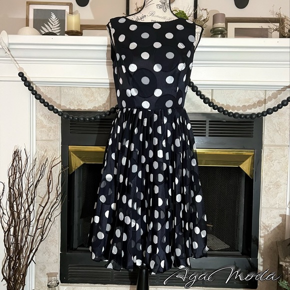 Adrianna Papell Dresses & Skirts - ADRIANA PAPELL Fit and Flare Black With White Polka Dot Printed Dress Size 4